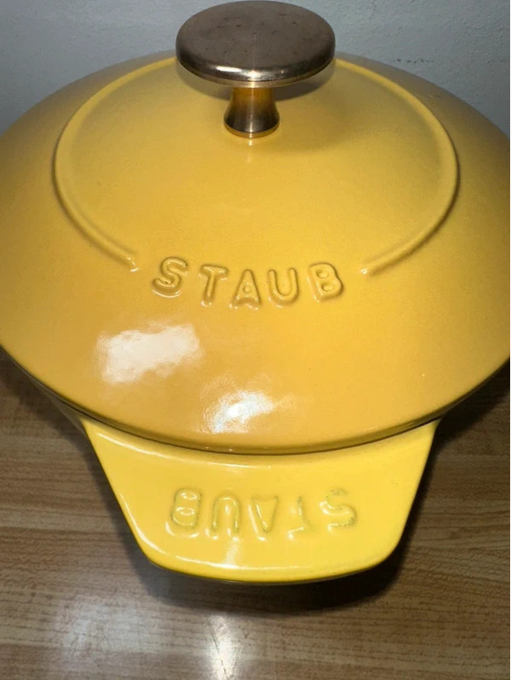 Staub Cast Iron 1.5-Quart Petite French Oven